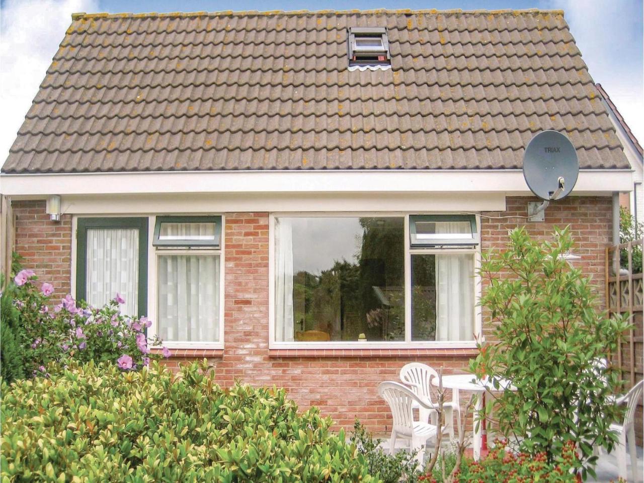 Nice Apartment In Hippolytushoef With Wifi Bagian luar foto