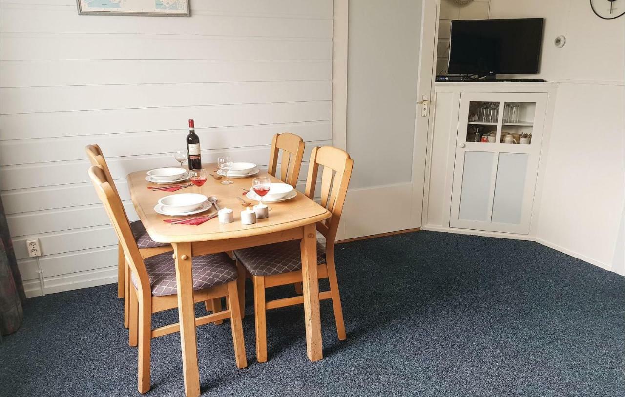 Nice Apartment In Hippolytushoef With Wifi Bagian luar foto